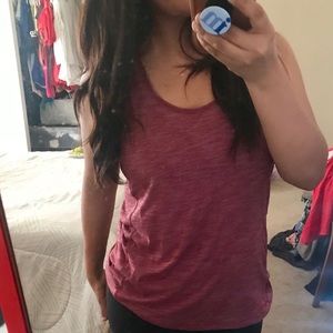 Lululemon 🍋🧘🏽‍♀️ Red tank